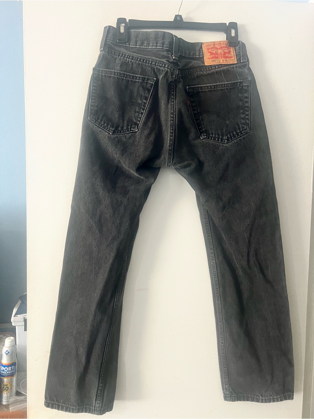 Levi's 505 Men's Relaxed Jeans in Washed Black with Tan Patch
